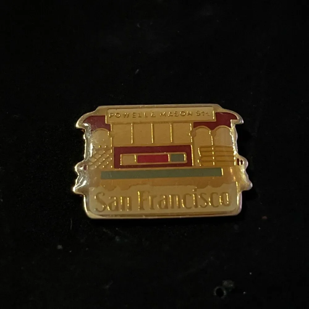 San Francisco California Cable Car Powell & Mason St. Lapel Hat‎ Pin